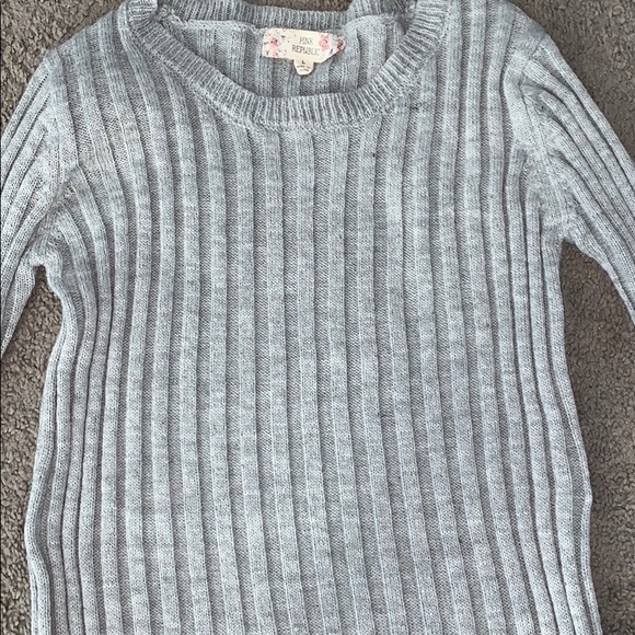 Sweater - Picture 2 of 3